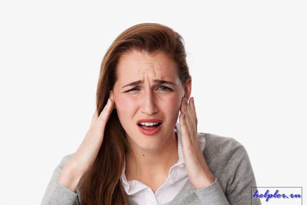 почему закладывает уши